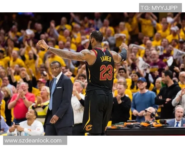 骑士对阵国王詹姆斯首秀精彩回顾与赛场瞬间分析